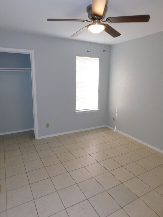 Building Photo - 2606GARR