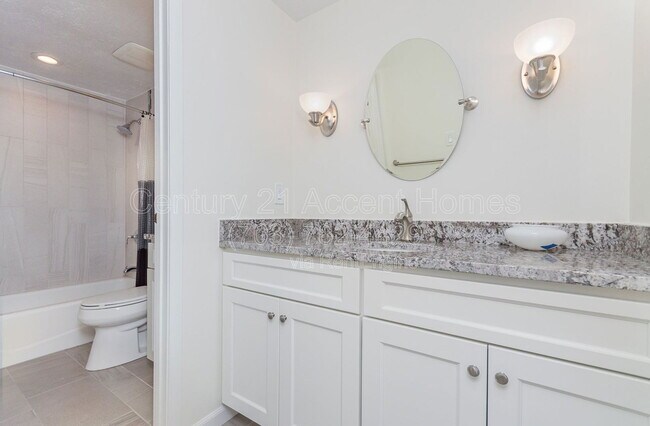 Building Photo - 7690 Middle Valley Dr