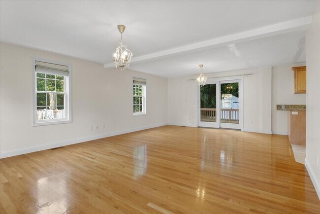 Building Photo - 37 Forest Rd