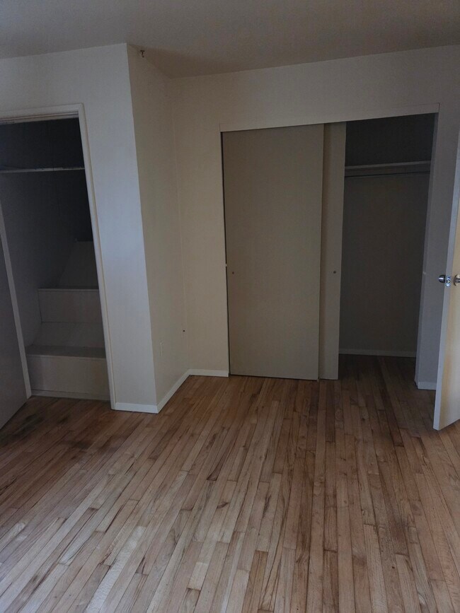 Building Photo - 524 Mercer Rd