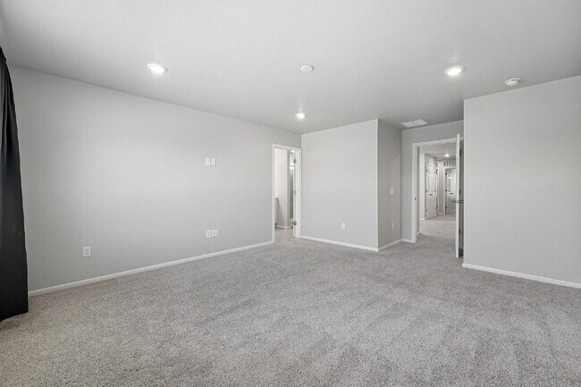Building Photo - Stunning 3-Bed Townhome in Northglenn w/ 2...