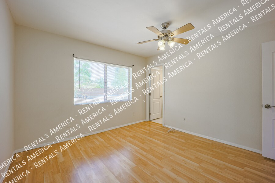Building Photo - 4006 S McKemy St