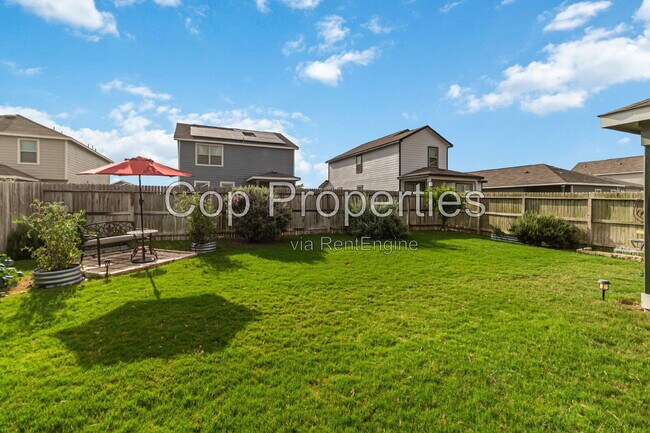 Building Photo - 2425 Ayers Dr