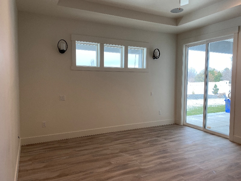 Building Photo - 15550 Riverside Rd