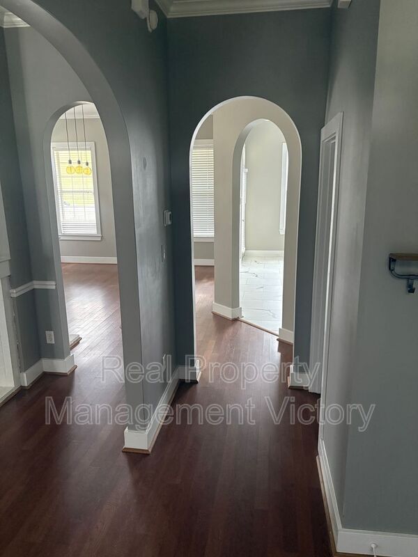 Building Photo - 4596 Gibson Dr