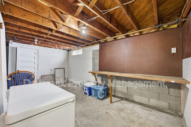 Building Photo - 1221 5th St S