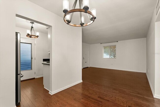 Building Photo - 1140 S Orlando Ave