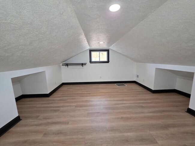 Building Photo - 1111 Freyburg St
