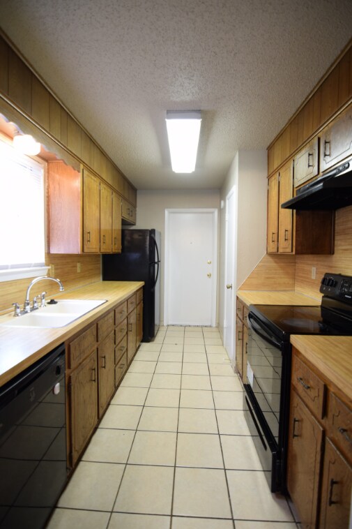 Building Photo - 3311 Johnson Dr