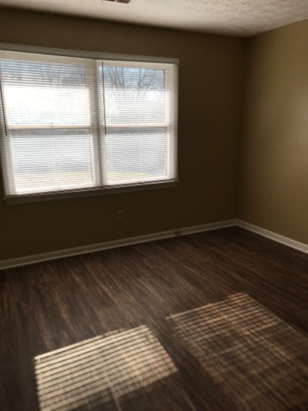 Building Photo - 214 Westmoreland Ct