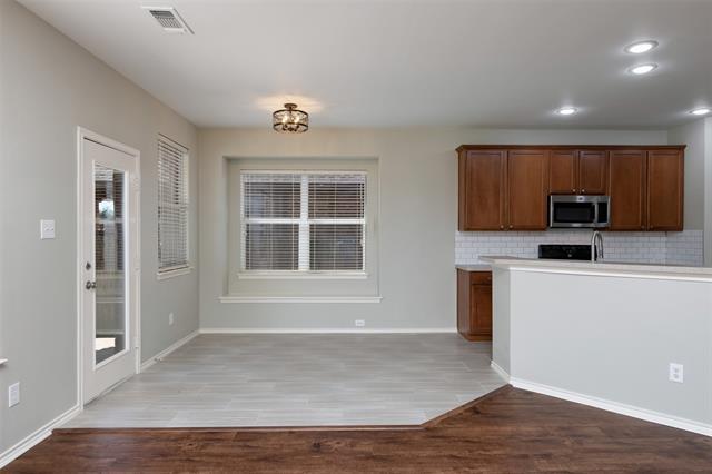 Building Photo - 5621 Old Orchard Dr