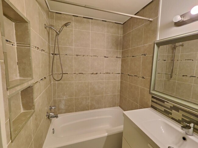 Building Photo - 6 W 1400 S