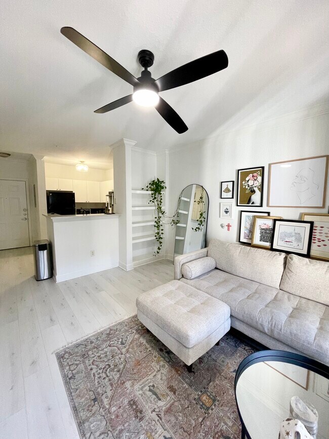 Building Photo - 304 E South St