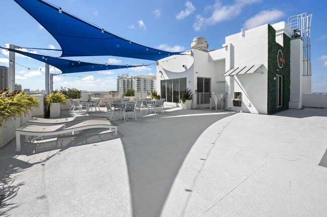 Building Photo - 1830 Radius Dr