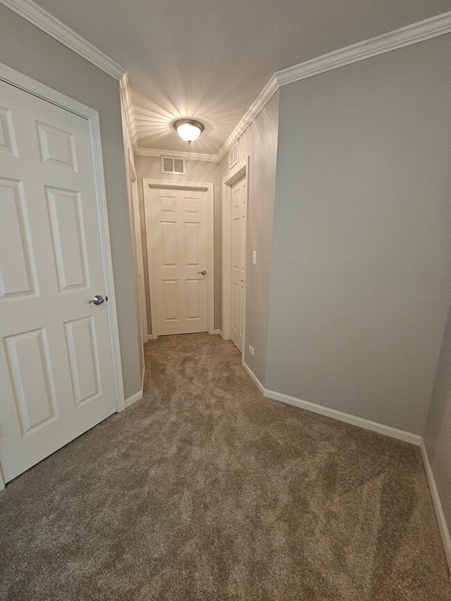 Building Photo - 504 Lancaster Dr