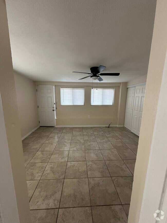 Building Photo - 7427 Benson Dr
