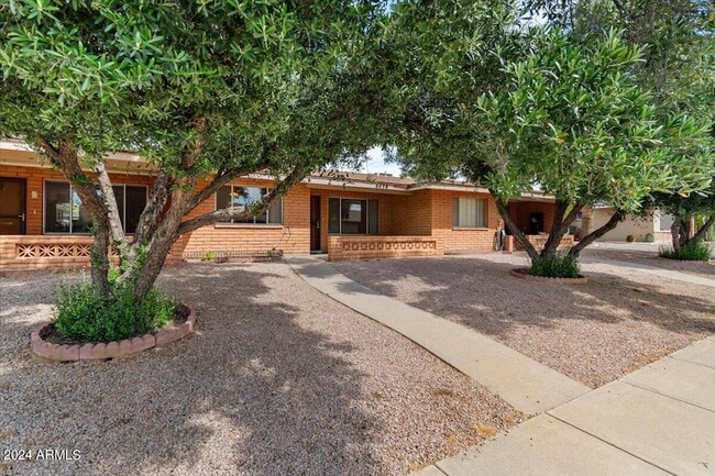 Building Photo - 6438 E Butte St