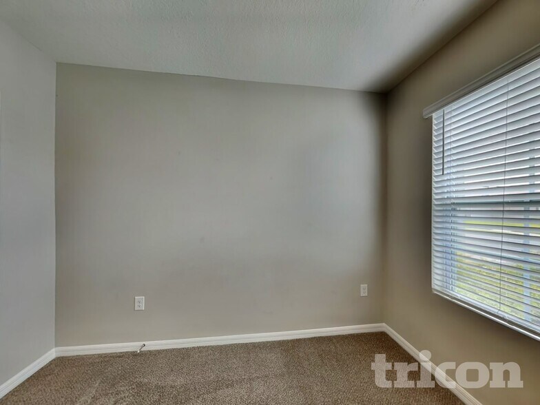 Building Photo - 5765 Arlington River Dr.