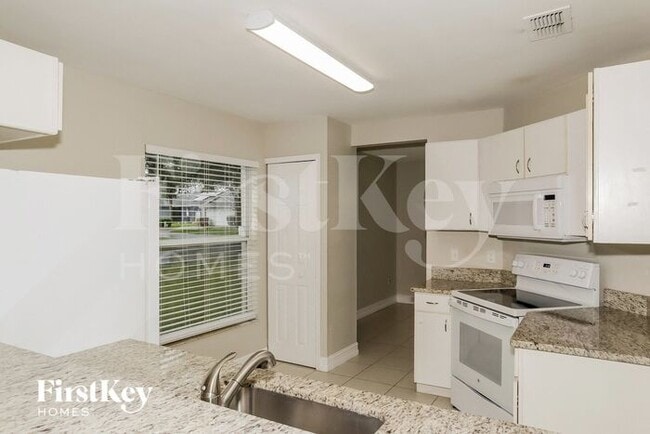 Building Photo - 7743 Water Oak Ct