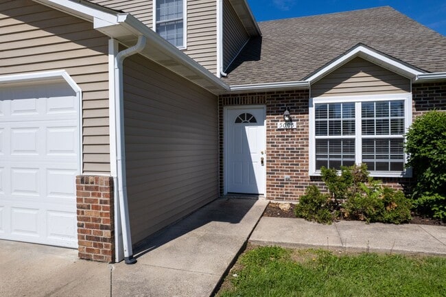 Building Photo - 5005-5007 Carrie Ridge Dr.