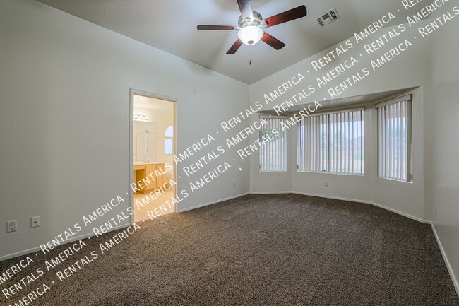 Building Photo - 7158 E Juanita Ave