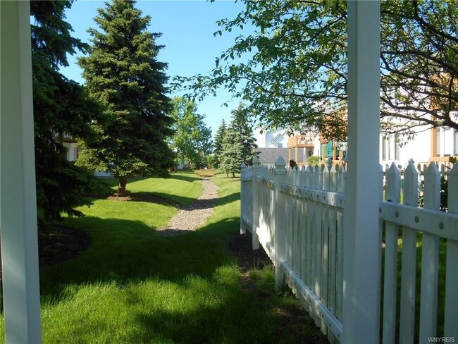 Building Photo - 11 Beacon Park