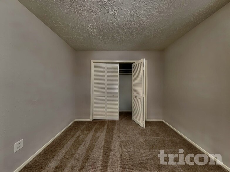 Building Photo - 7822 Breda Dr