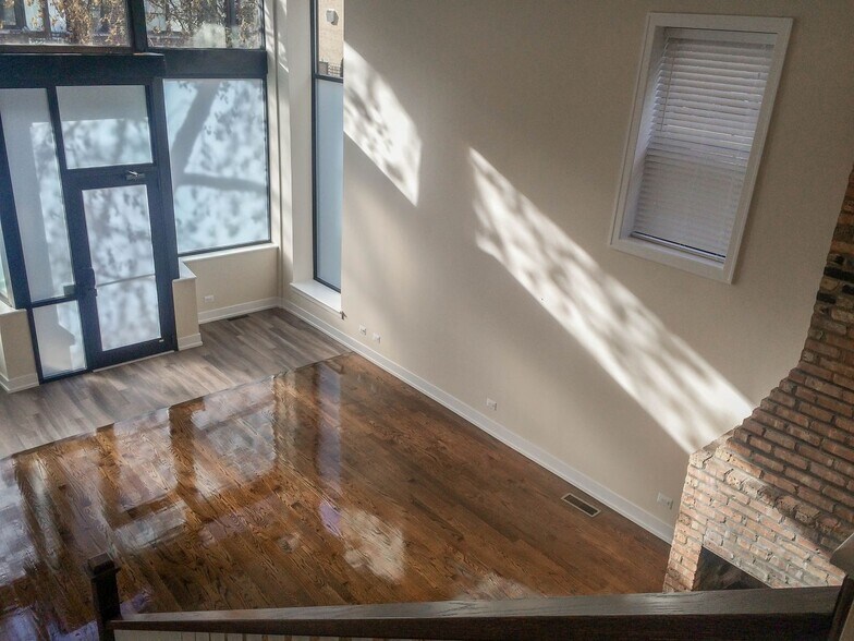 Building Photo - 1206 W Wrightwood Ave