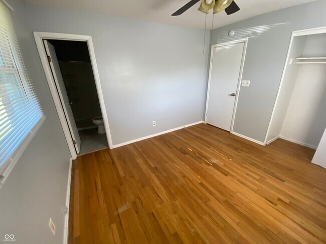 Building Photo - 8044 Beechwood Ave