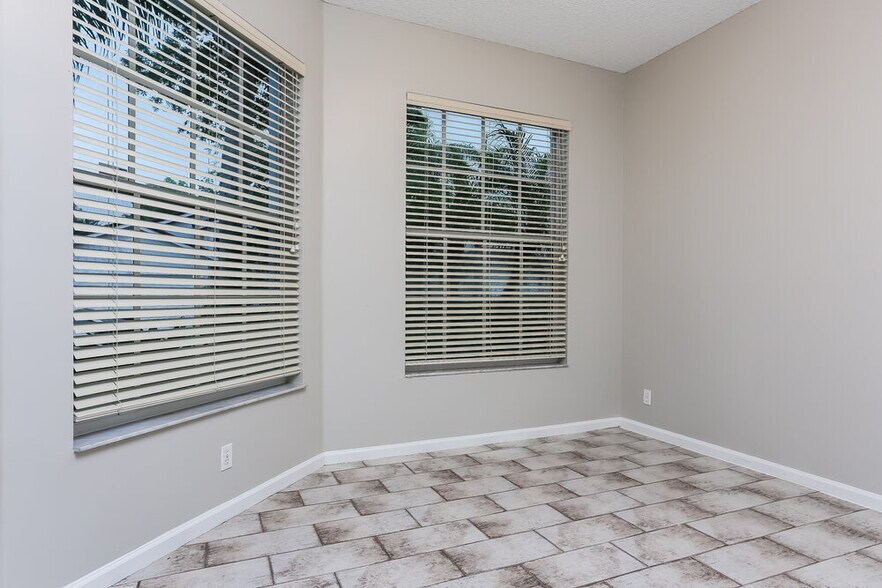 Building Photo - 12292 Sunset Point Ln