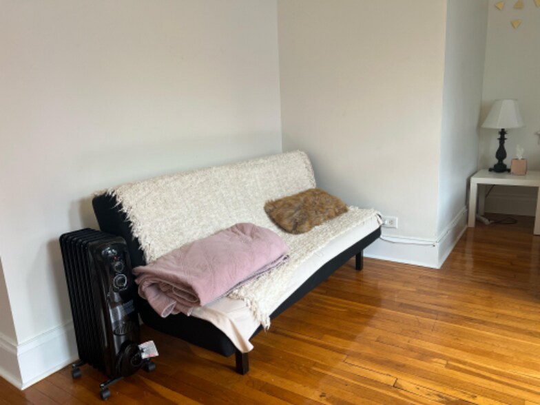 Building Photo - 118 2nd St SW