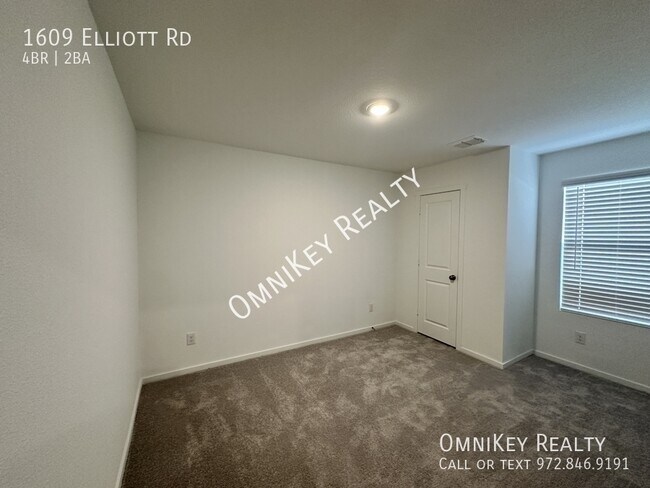 Building Photo - 1609 Elliott Rd