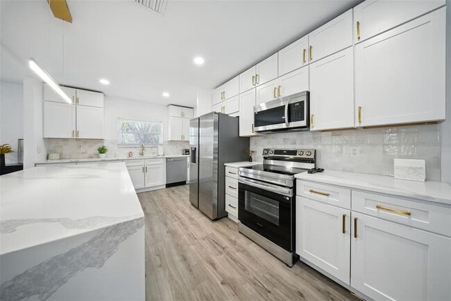 Building Photo - 429 88th Ave