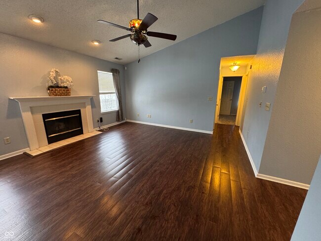 Building Photo - 4631 W Smith Valley Rd