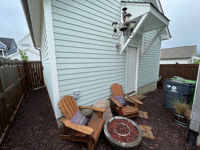 Building Photo - **OFFERING WAIVED APPLICATION FEES & $150 ...