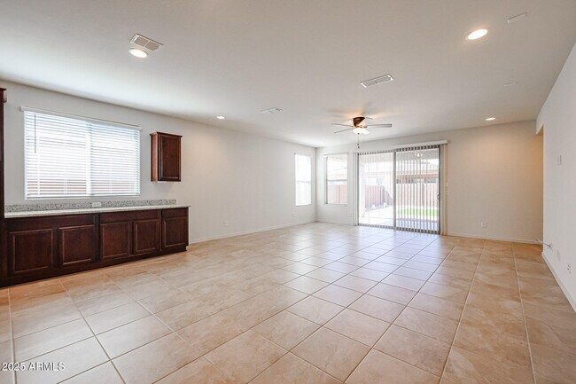 Building Photo - 16701 W Whispering Wind Dr