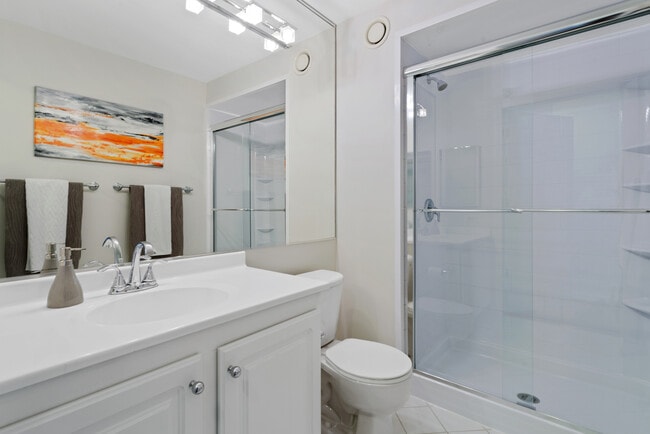 Building Photo - 345 N LaSalle St