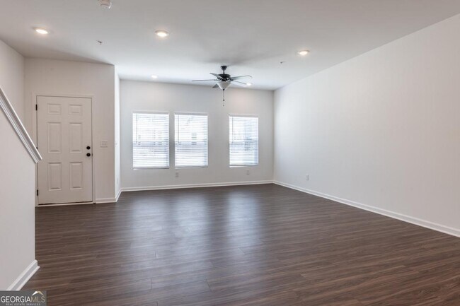 Building Photo - 5542 Highland St