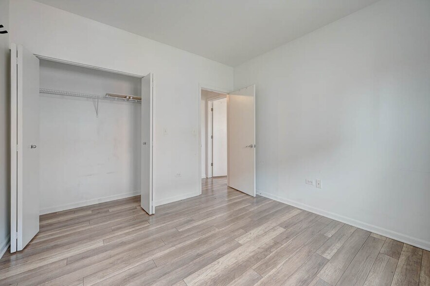 Building Photo - 2700 W North Ave