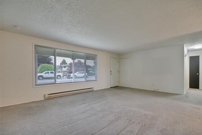 Building Photo - R185