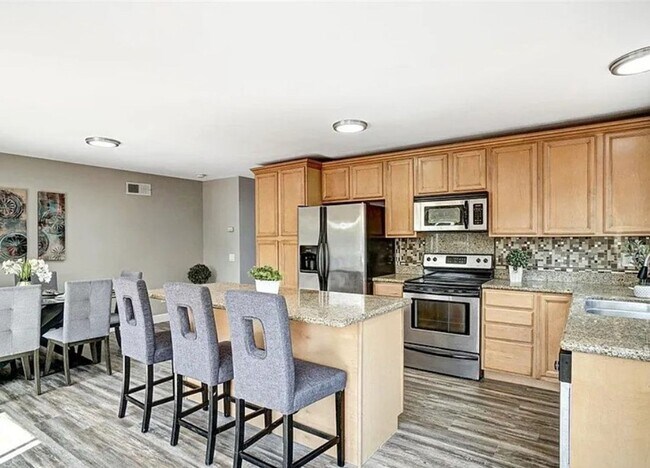 Building Photo - **Amazing 4 bedroom 3 bathroom Home Availa...
