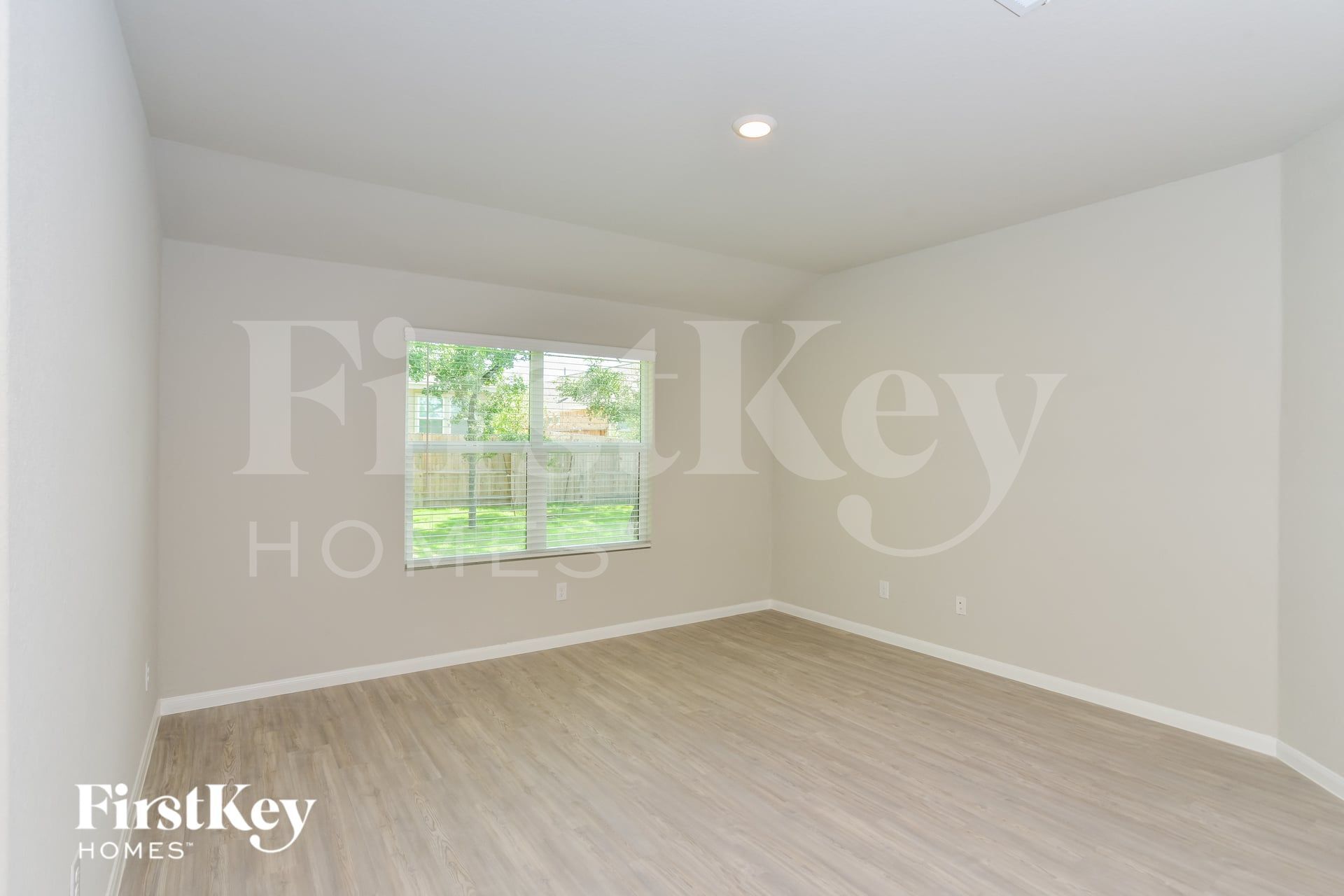 Building Photo - 15015 Maskette Ave