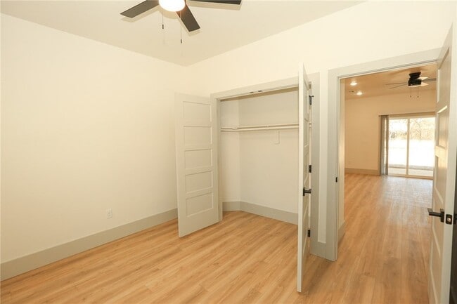 Building Photo - 655 N Genevieve Ave