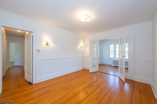 Building Photo - 200 Valley Rd