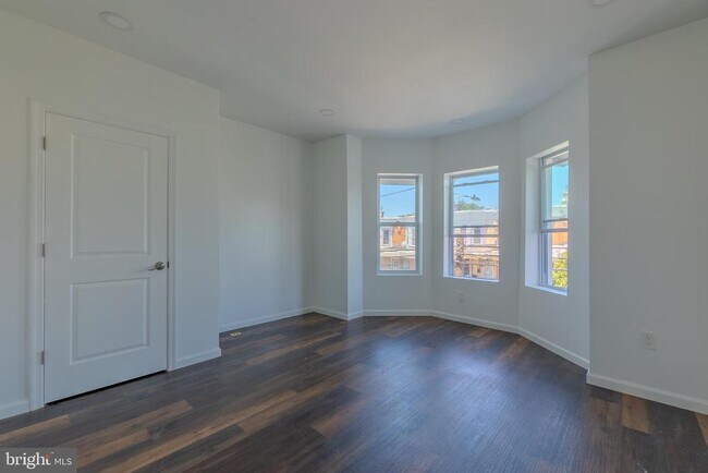 Building Photo - 5512 Locust St