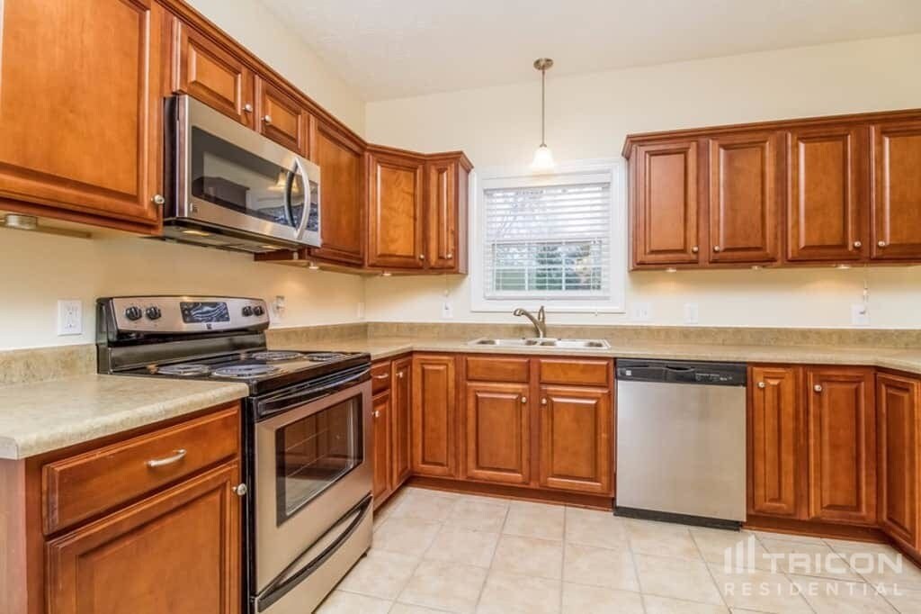 Building Photo - 707 Willow Cove Dr