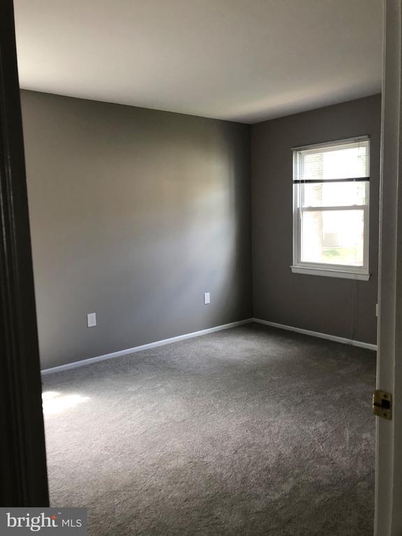 Building Photo - 6031 Flywheel Ct