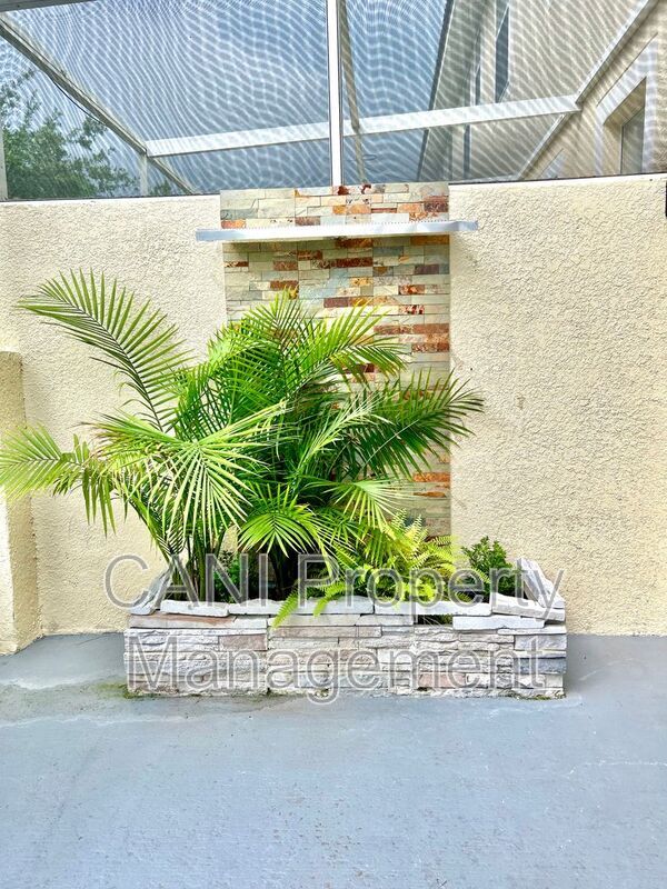Building Photo - 1134 S Beach Cir