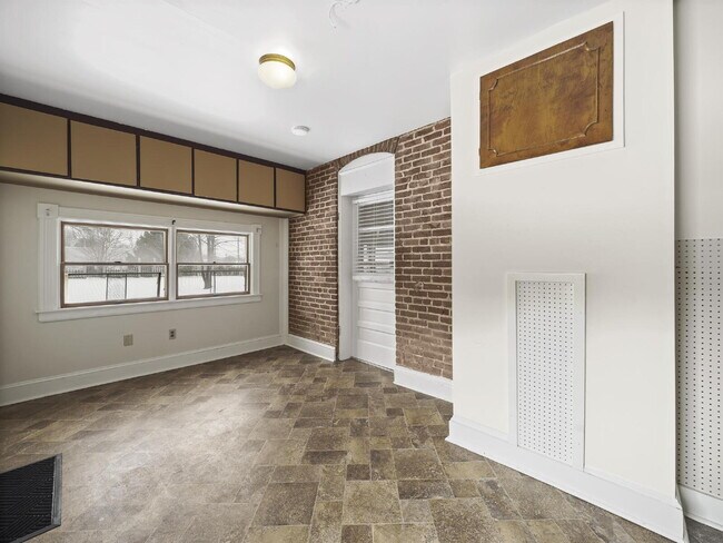 Building Photo - Charming 3-Bedroom Single-Family Home with Wrap-Around Porch & Private Fenced Yard