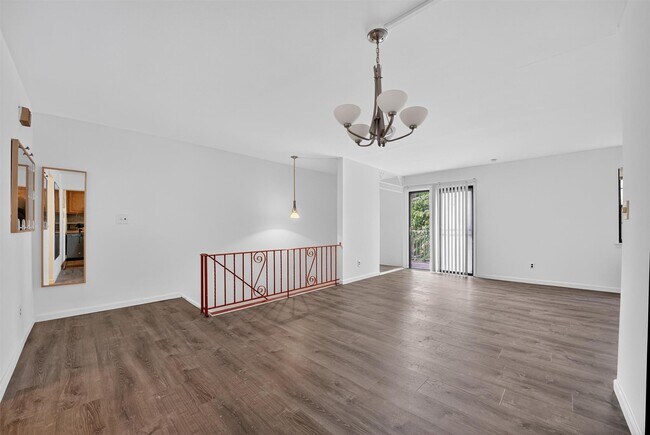 Building Photo - 424 Carpenter Ave